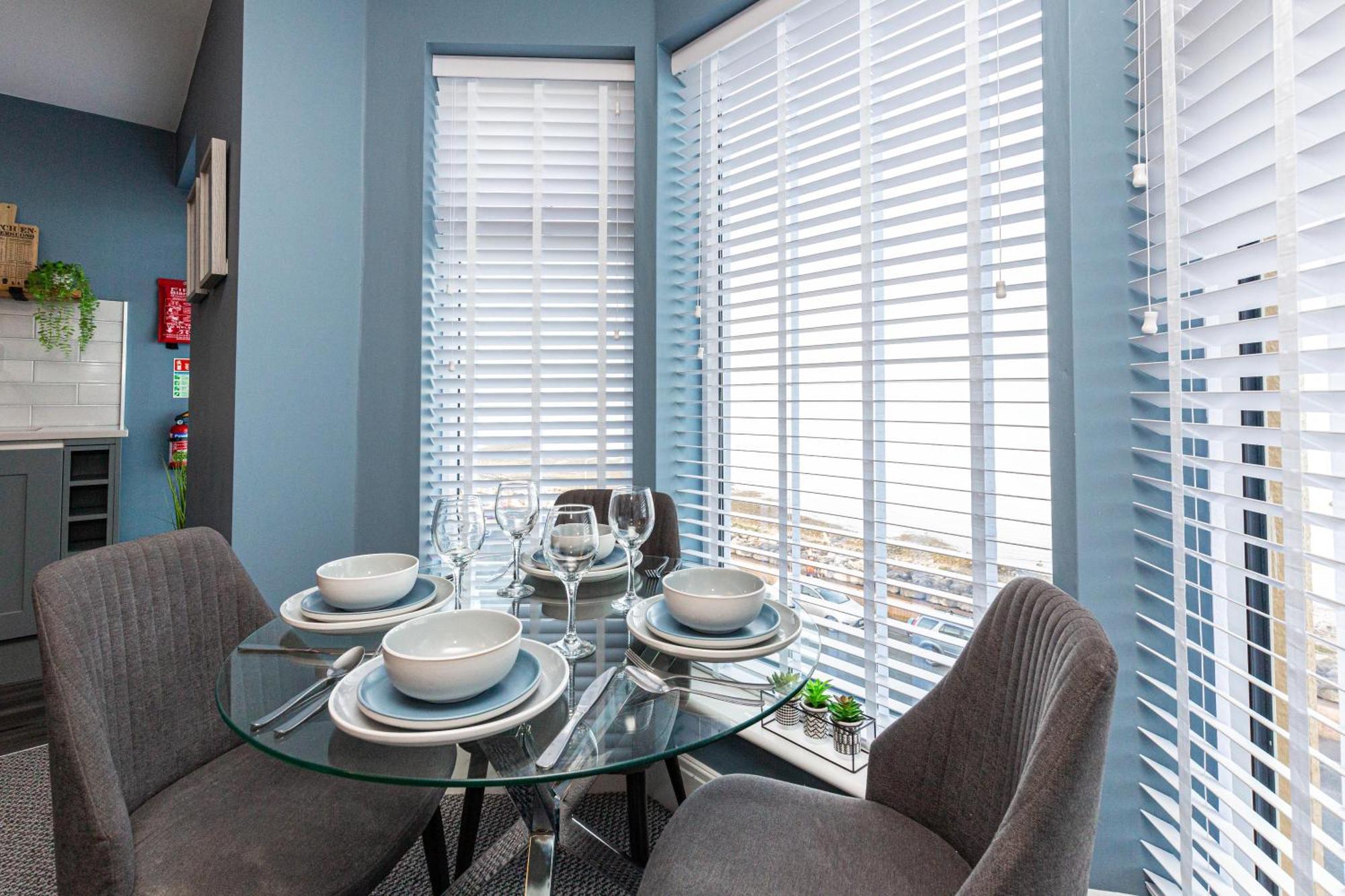 Seafront Apartment - Sleeps 6 - Gateway To The Lake District - Brand New Моркамб Екстериор снимка