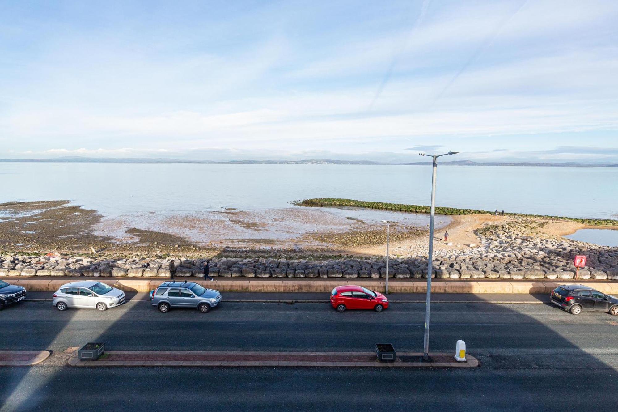 Seafront Apartment - Sleeps 6 - Gateway To The Lake District - Brand New Моркамб Екстериор снимка